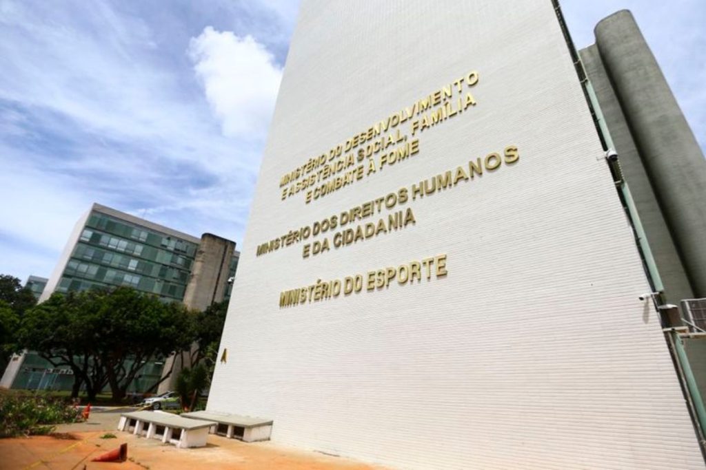 Fachada do Ministério dos Direitos Humanos e Cidadania em Brasília (DF)