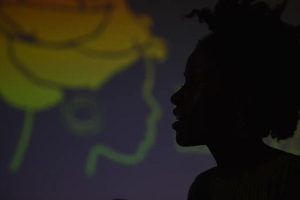 Em entrevista, a diretora-executiva do Instituto Pólis, Cássia Caneco, fala sobre o direito à cidade para mulheres negras e explica como as desigualdades de raça e gênero se expressam nos espaços urbanos. 