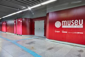 Imagem mostra entrada do Museu da Diversidade Sexual.