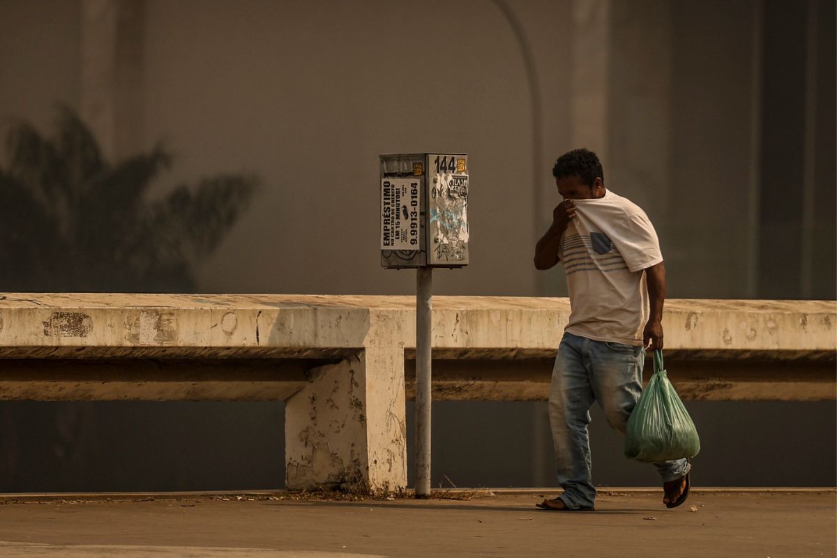 Ar poluído, calor, enchente quais são os principais problemas ambientais das cidades 