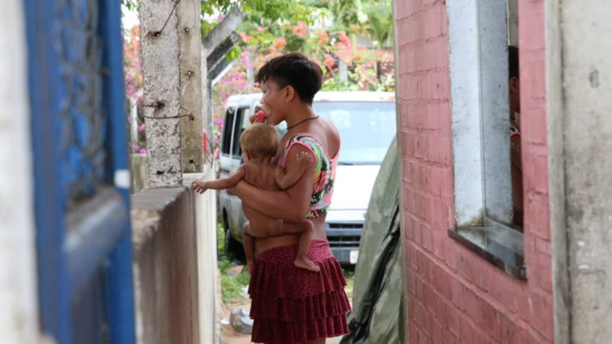 Trabalho doméstico e filhos impactam acesso das mulheres à Cultura, segundo pesquisa.