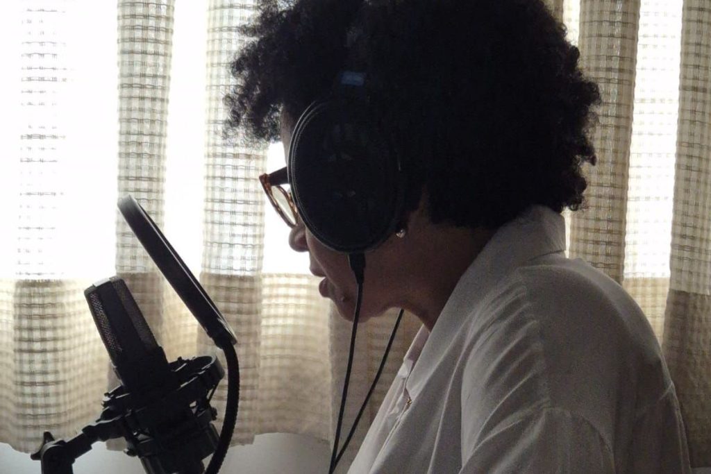 Educação nas Dobras podcast aborda combate ao racismo na escola