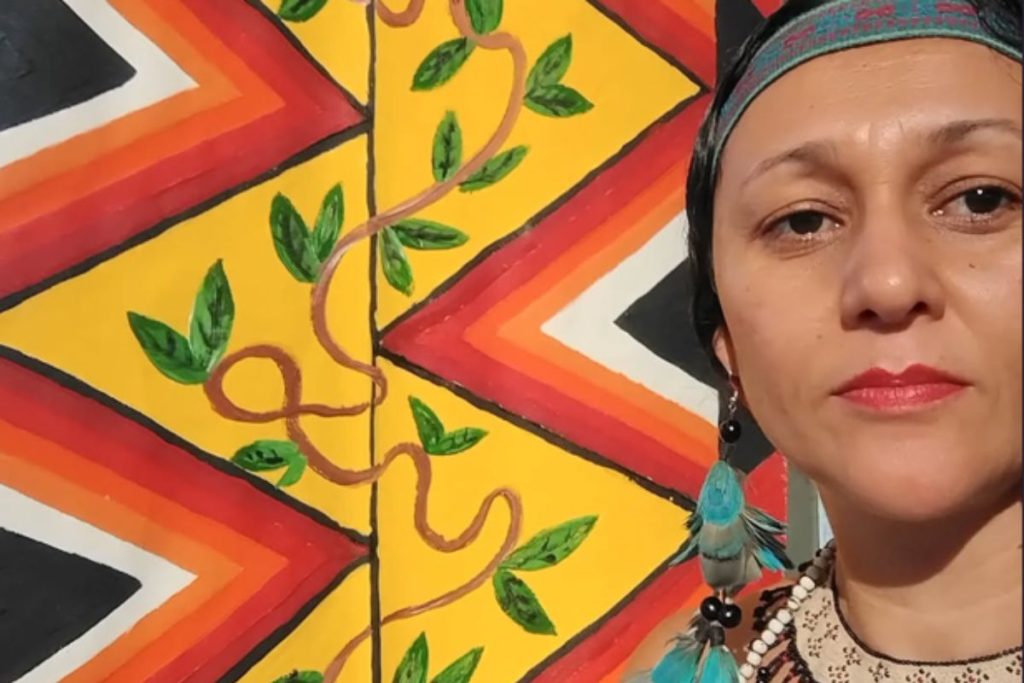 ristine Takuá, educadora, artesã, escritora, parteira e pensadora do povo Maxakali que vive na Terra Indígena Ribeirão Silveira, no litoral norte de São Paulo