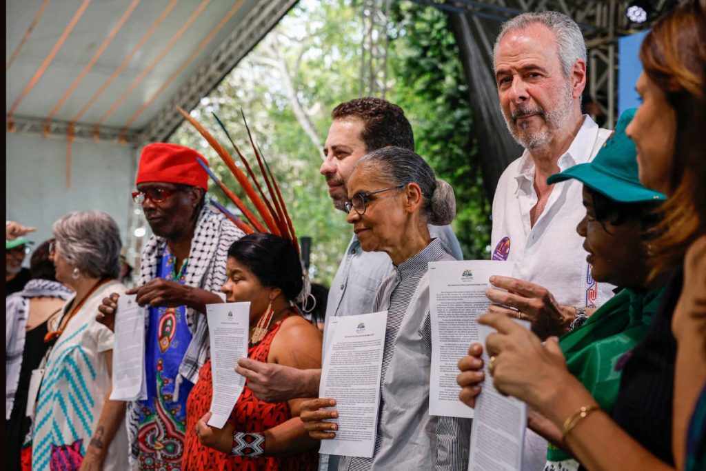 Autoridades participam a Cúpula dos Povos em Belém