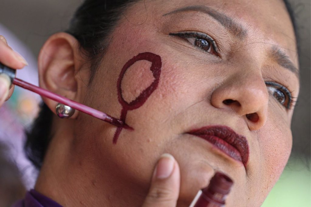 Raízes estruturais do feminicídio: gênero, racismo e desigualdade