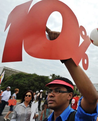 Manifestações pedem 10% do PIB para a educação / Créditos: ABr