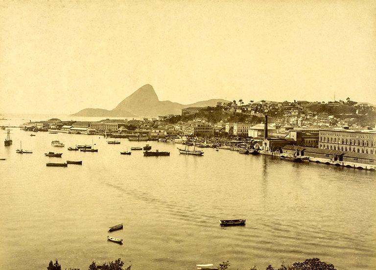 foto antiga da região portuário do rio de janeiro 